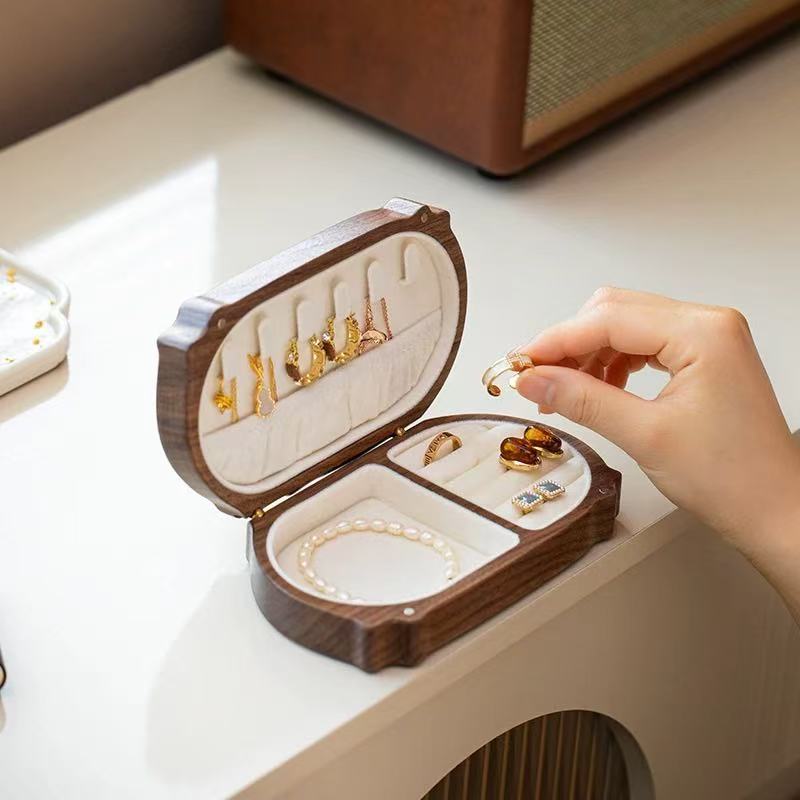 Spotted Cat Walnut Jewelry Organizer Box
