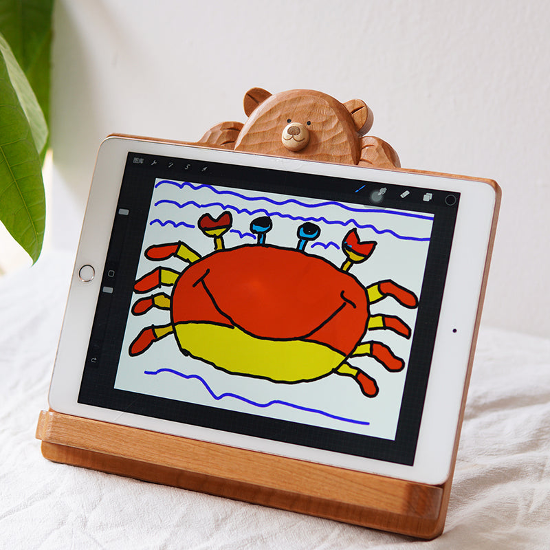 Bearly Cute wooden reading stand