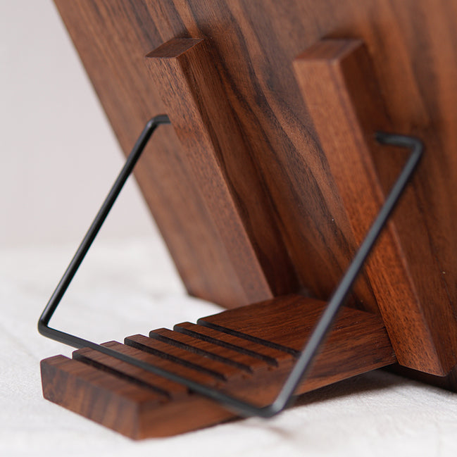 Bearly Cute wooden stand for tablet or book
