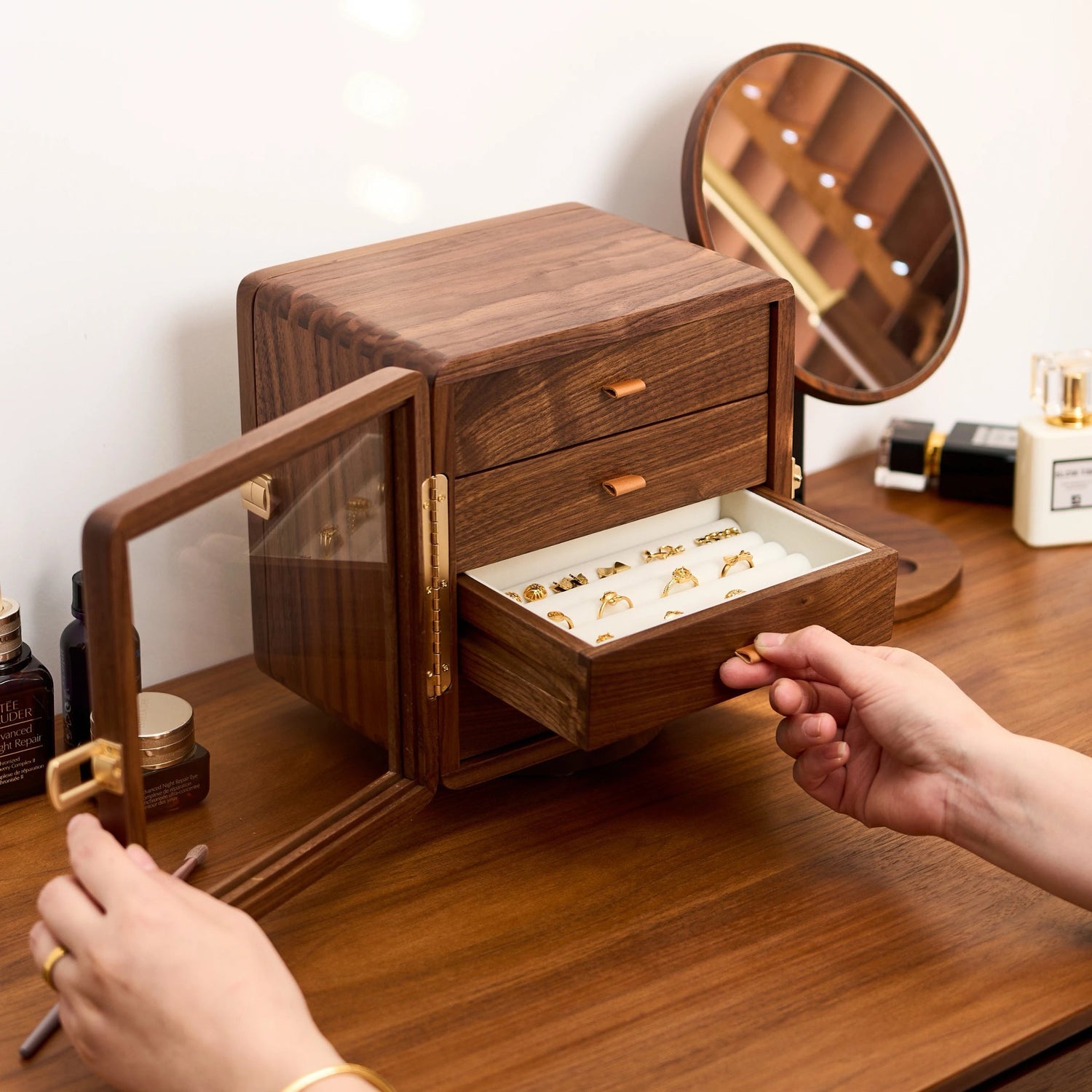 Glintia rotating jewelry box with dual-sided storage