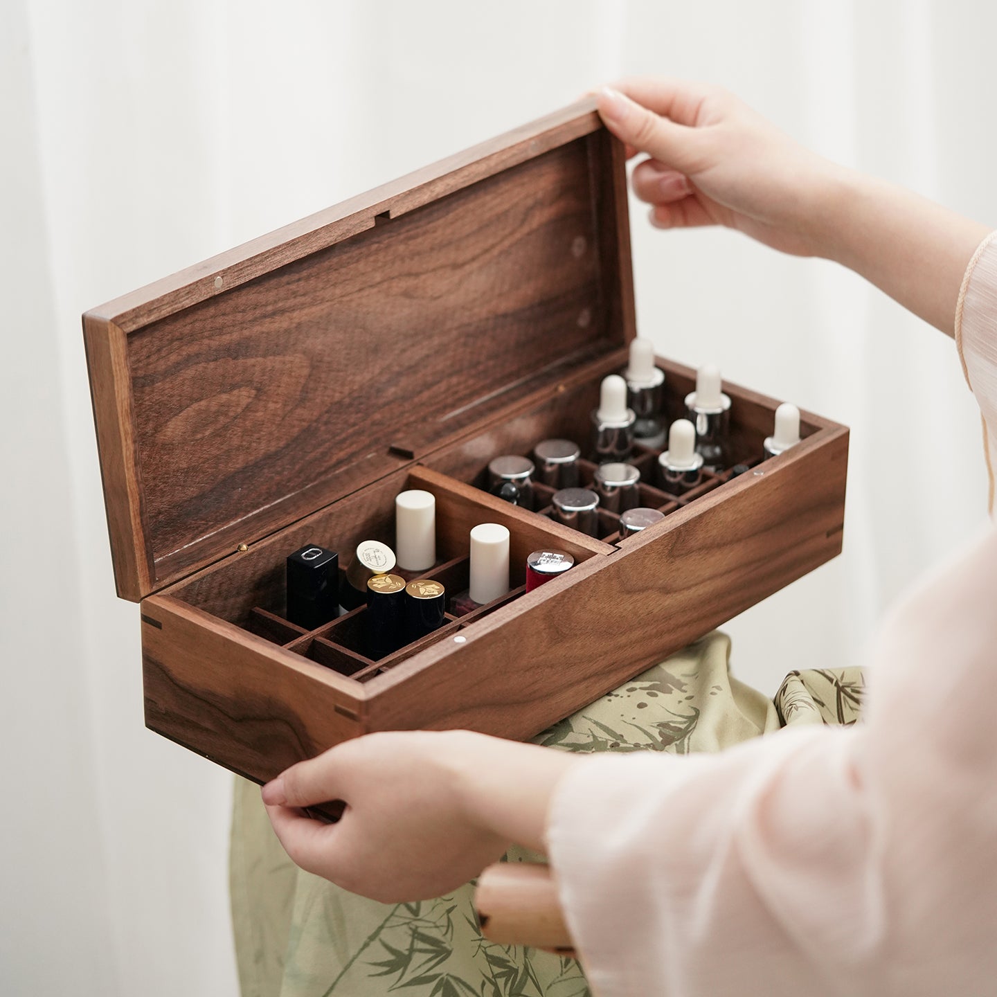 Lipora Solid Walnut Storage Organizer Box for Essential Oils & Lipsticks