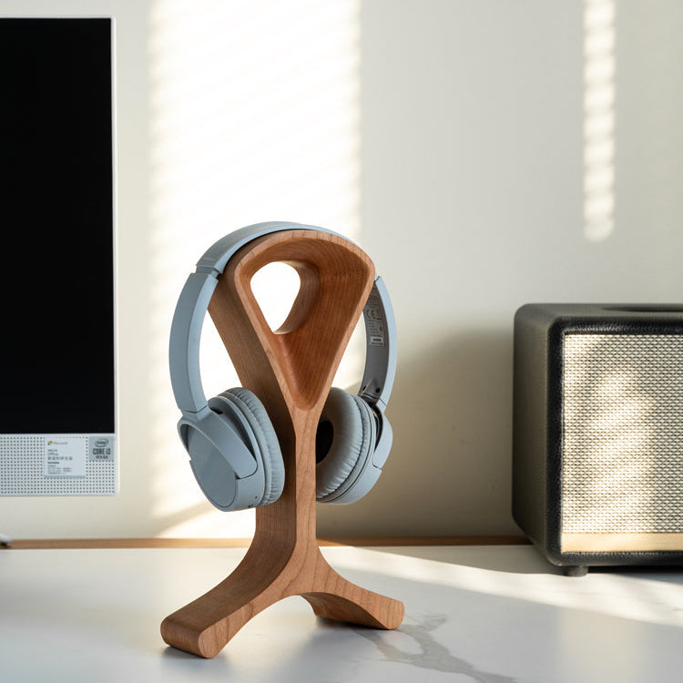 Luxury wooden stand for gaming headphones