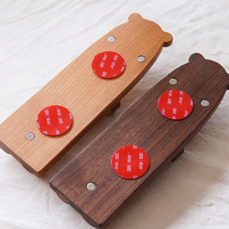 Nino Bear wooden magnetic vase for home décor