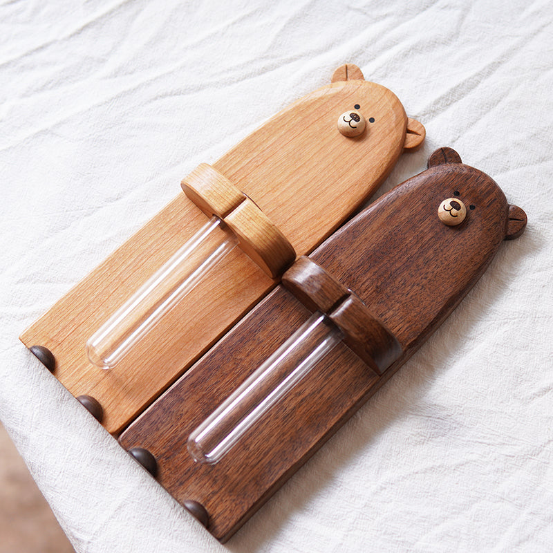 Solid wood bear-shaped magnetic flower vase