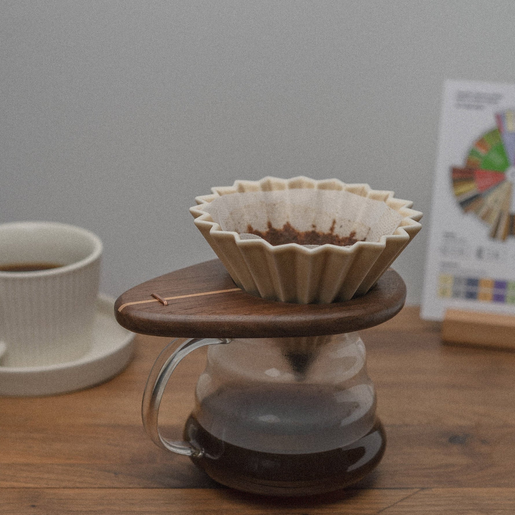 Solid wood coffee stand for manual pour-over brewing