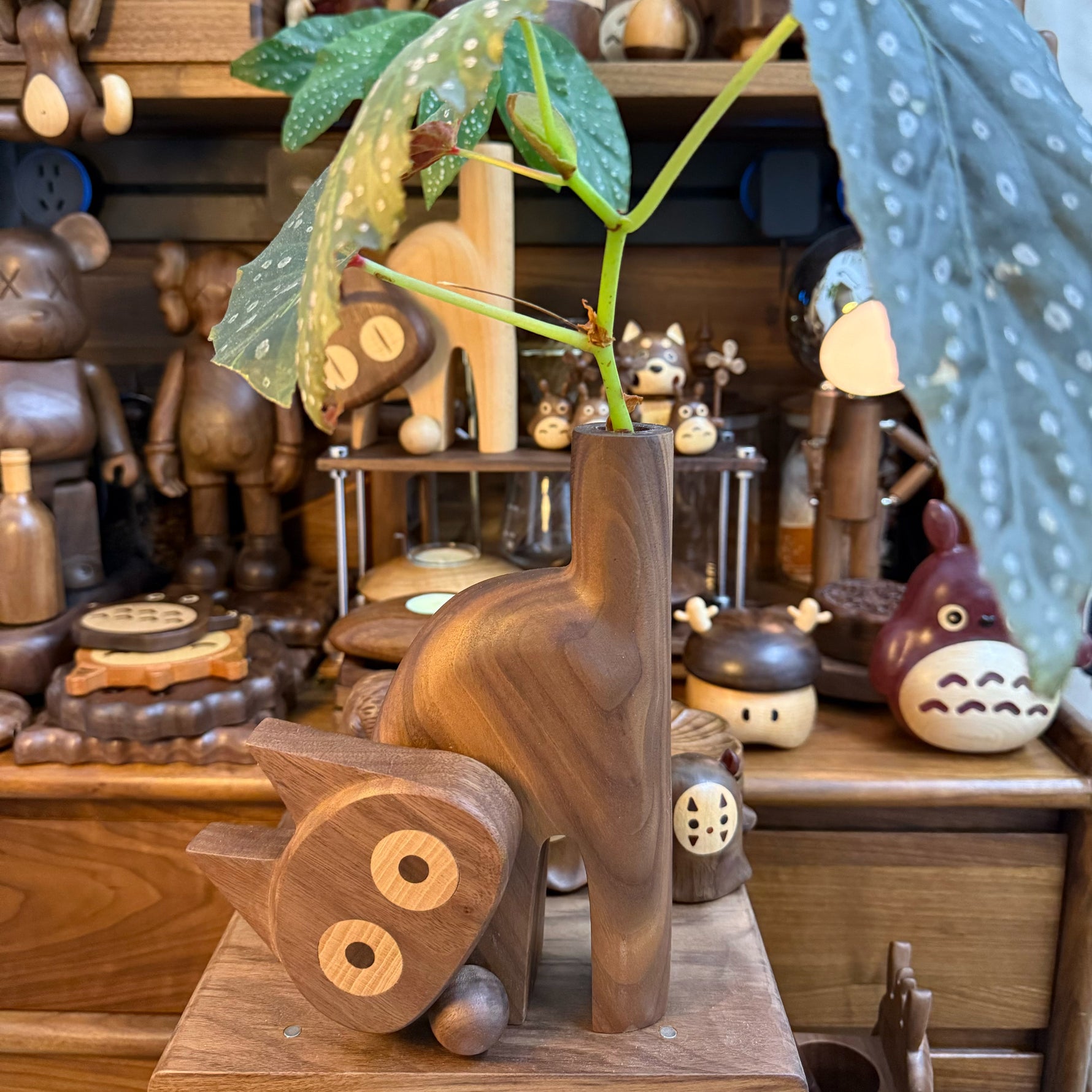 Walnut Wooden Flower Vase