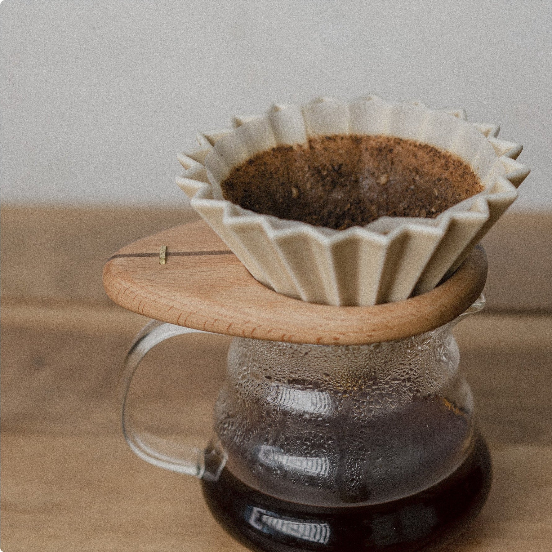 Wooden pour-over coffee stand compatible with V60 dripper
