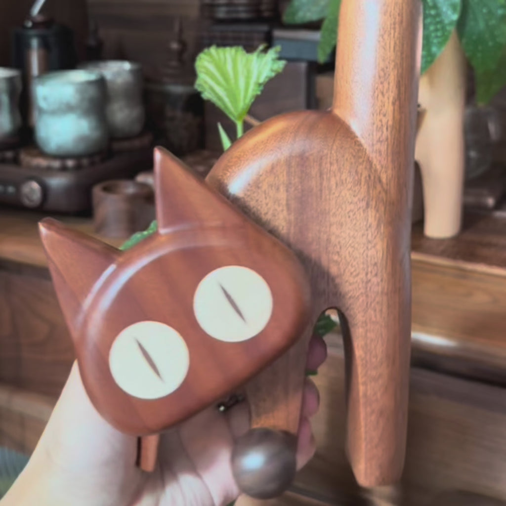 Cat-Themed Natural Wooden Flower Vase